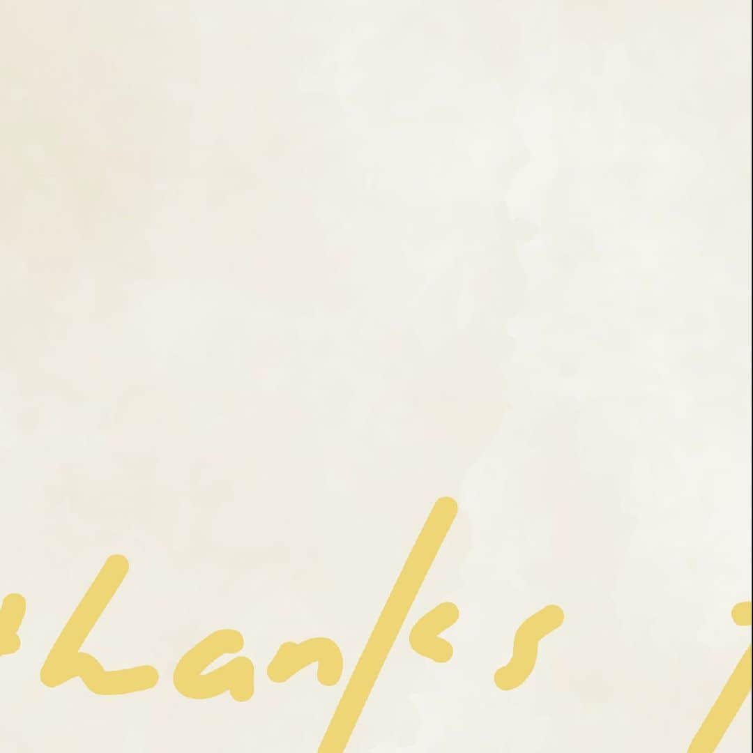 のインスタグラム：「さかいゆう セルフライナーノーツ of "thanks to" Vol.8 【Hilarious】  アルバム 『thanks to』を締めくくるClosing Song。  Hilariousとは、めちゃくちゃ面白い、楽しい、の意味です。  自分の持ち物でもあるウィリー君ことWuritzer（エレピの一種）が大活躍してます。  楽器に付いているスピーカーから音を出しながらの弾き語りという、非常に珍しい録音です。（通常歌を録る時はスピーカーからの音を出さず被りのないように録る）  さかいゆうに少しでもご興味を持っていただいて、このライナーノーツを見てくださっている皆さんと同じ時代に生きられている事に、心より感謝申し上げたいです。  またいつかどこかで。  #countdown #countdowntorelease #さかいゆう #newalbum #thanksto #2021 #1月6日 #digitalrelease & #vinyl #commentary #音楽　#japanesemusic #artist #singer #singersongwriter 歌の #おとしだま #Hilarious」