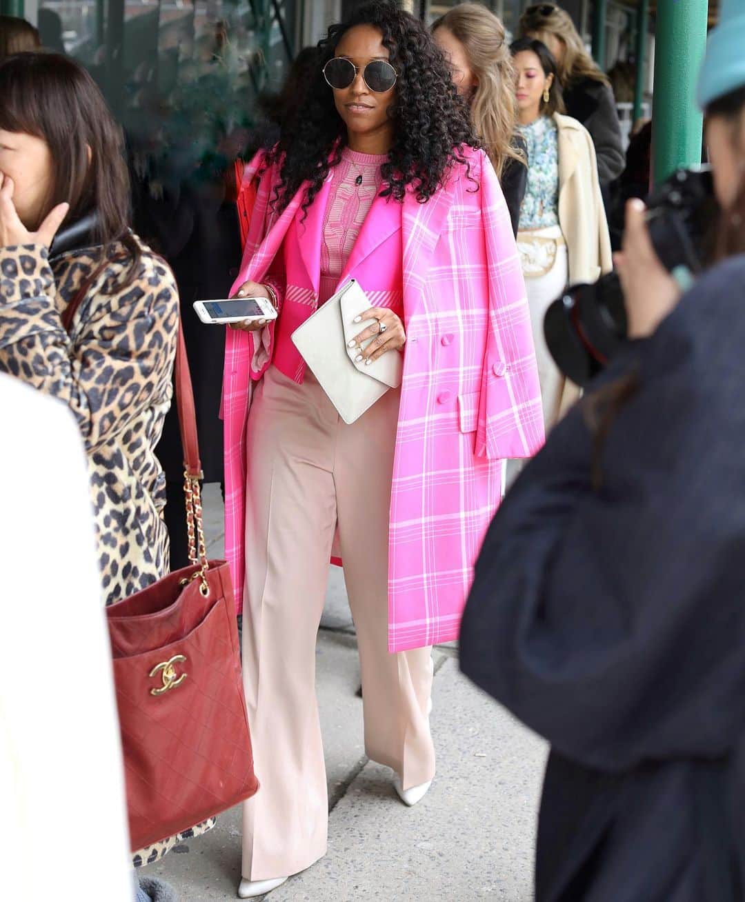 Lee Oliveiraのインスタグラム：「12th February 2018.  Varick St, New York @shionat  . . . #style #streetphotography #shionaturini #streetstyle」