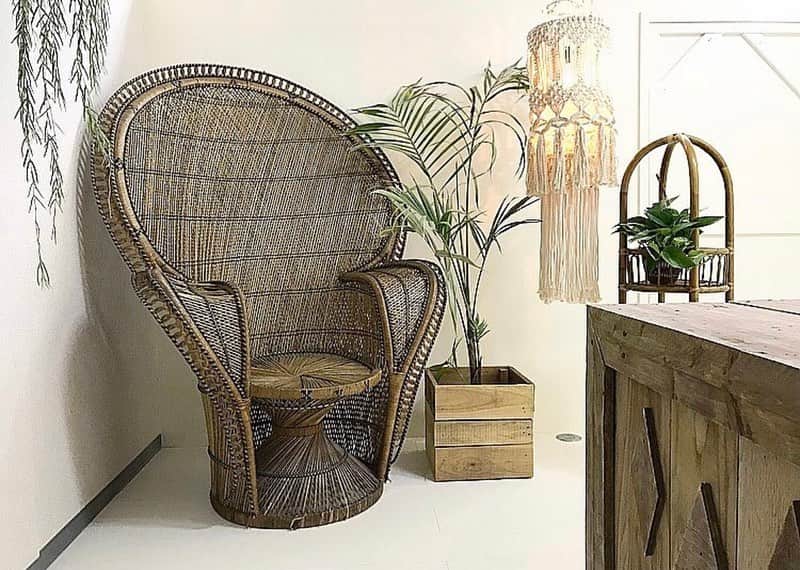 Jura Furnitureさんのインスタグラム写真 - (Jura FurnitureInstagram)「店舗デザイン／内装ワーク 大阪/エステサロン design @jun.furusawa .  #jurafurniture #ジュラファニチャー　#店舗デザイン　#店舗内装　#内装デザイン　#サロン内装　#サロンデザイン　#サロン内装デザイン　#エステサロン内装　#salondecor #salondesign」1月4日 20時17分 - jurafurniture