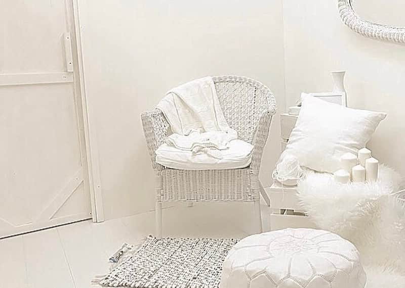 Jura Furnitureさんのインスタグラム写真 - (Jura FurnitureInstagram)「店舗デザイン／内装ワーク 大阪/エステサロン design @jun.furusawa .  #jurafurniture #ジュラファニチャー　#店舗デザイン　#店舗内装　#内装デザイン　#サロン内装　#サロンデザイン　#サロン内装デザイン　#エステサロン内装　#salondecor #salondesign」1月4日 20時17分 - jurafurniture
