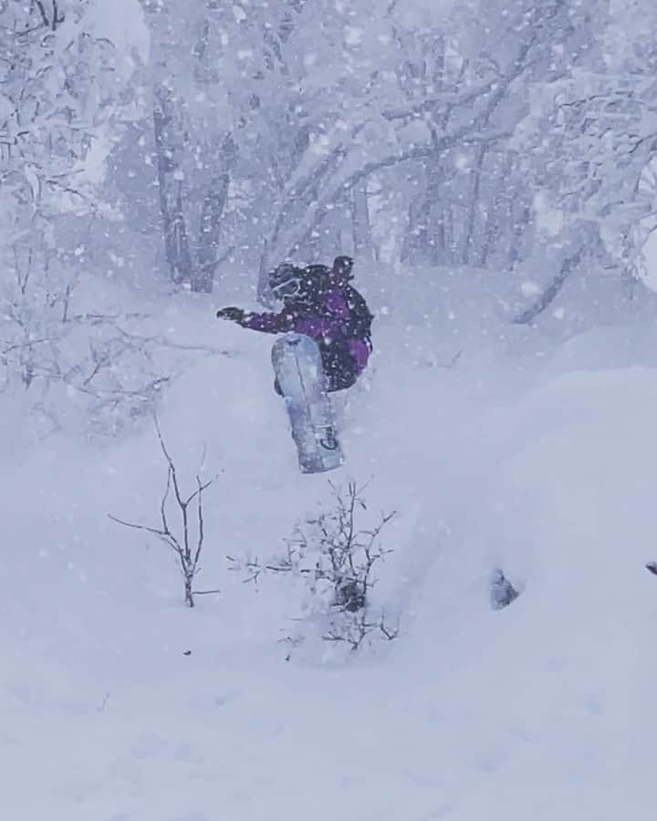 佐藤亜耶のインスタグラム：「. 帰り道🏋🏻‍♀️ . #snowboarding #snowboard #snow #girlssnowboarding」