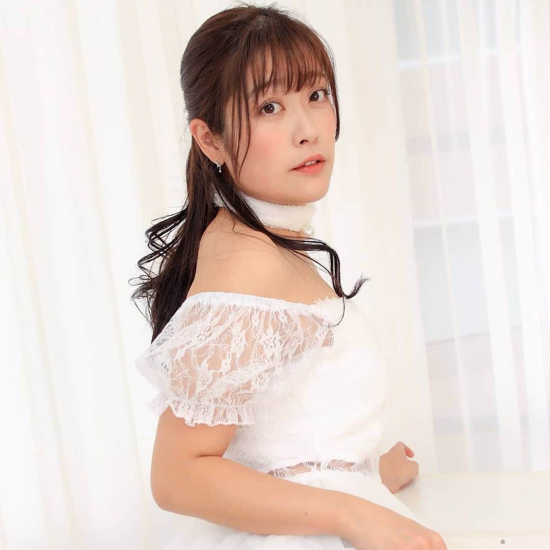 国友愛佳のインスタグラム：「今日からお仕事の人が多いよね？ 愛佳もですっ！頑張ろうね♡ . あ！遅くなりましたが、2021年も宜しくお願いします(*´∀`)♪」