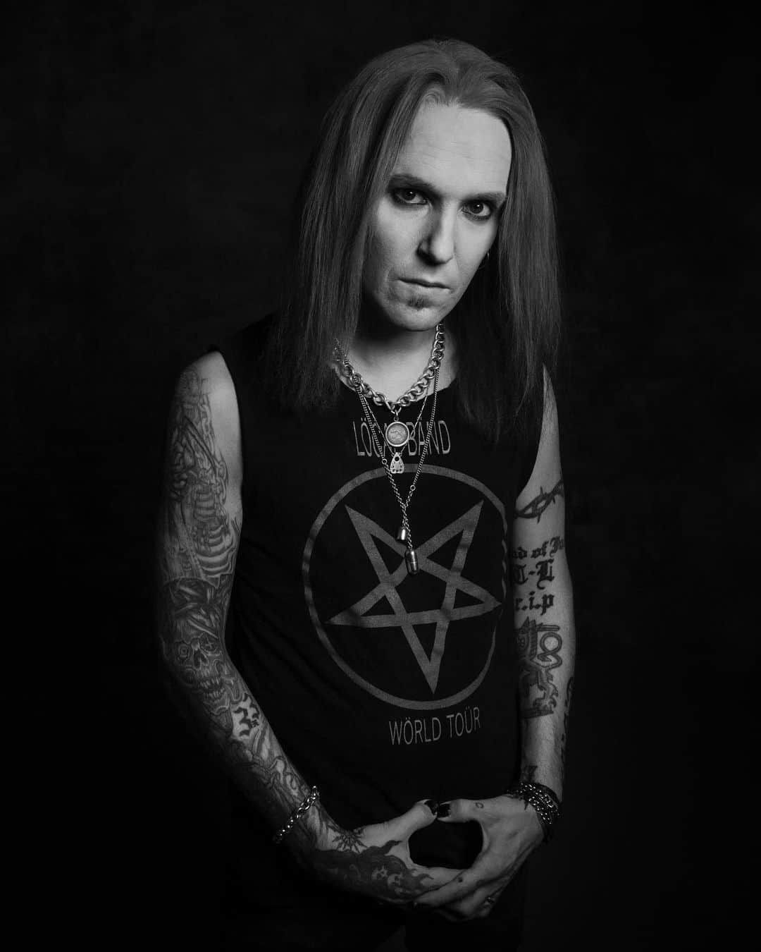 Kerrang!さんのインスタグラム写真 - (Kerrang!Instagram)「It has been announced today that Children Of Bodom frontman Alexi Laiho tragically passed away last week. The musician died in his home in Helsinki, Finland aged 41. Kerrang!’s thoughts are with Alexi’s family, friends and everyone who knew him at this terribly sad time. Blast his music loud today 🤘 ⠀⠀⠀⠀⠀⠀⠀⠀⠀ #alexilaiho #childrenofbodom #bodomaftermidnight」1月4日 20時30分 - kerrangmagazine_