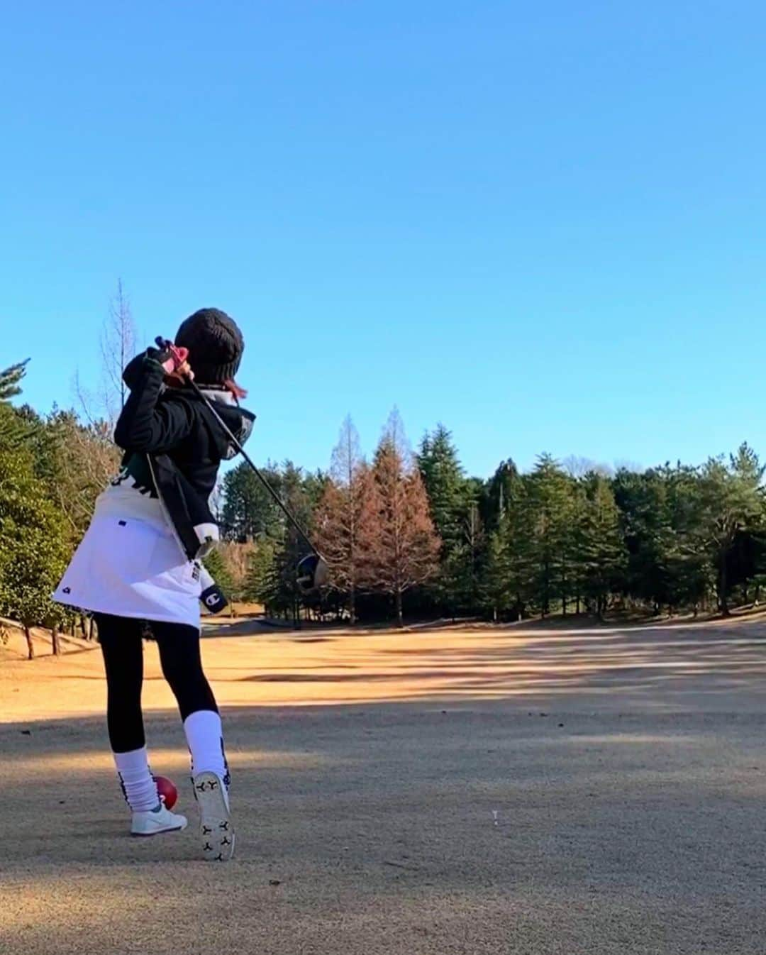 笠原美香さんのインスタグラム写真 - (笠原美香Instagram)「⛳️💕 打ち初めでした！ 今年はたくさん行けたらいいな😊 うまくなりたいw 今日は神ショットが数回(笑) 特に80ヤードくらいからのチップインは沸いたねw #ゴルフ #ゴルフ初心者 #ゴルフ女子 #golf #趣味 #スポーツだいすき」1月4日 20時32分 - mika.k419