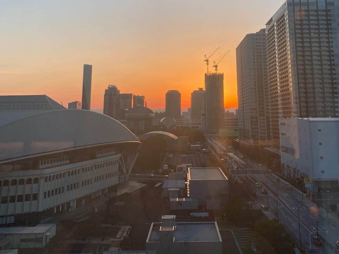 鹿野悠さんのインスタグラム写真 - (鹿野悠Instagram)「🌆💫 良いお正月でした💓 . #有明ガーデン にある #泉天空の湯 へ♨️ よーちゃんと @yowakui ✨ 女性専用のマーメイドラウンジでまったり☺️ きれいな夕焼けも見られました🌇 また行きたい💓 . . . #ariake #有明 #女子会 #温泉デート #日帰り温泉 #東京の温泉 #tokyo #hotsprings  #東京観光  #すっぴん #初サウナ #サウナ #ととのう がまだわからない #ミストサウナ #塩サウナ」1月4日 20時42分 - harukano1204