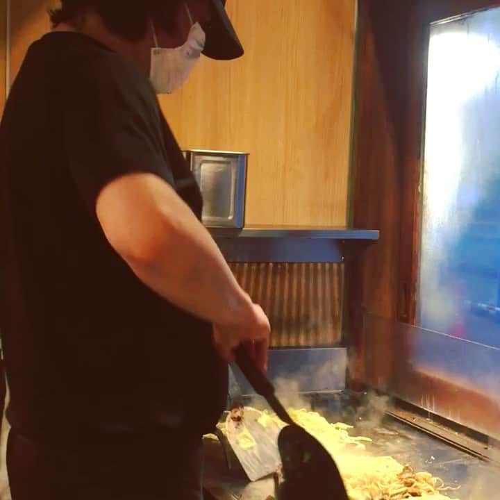 大岡源一郎のインスタグラム：「川崎から雑色経由で。 . #休み無しで一生懸命に働く #横内武将 #からの桃太郎で #緑川創 #と久しぶりに遭遇 #2人とも頑張ってるなぁ #昨日 #酔い顔ごめんなさい」