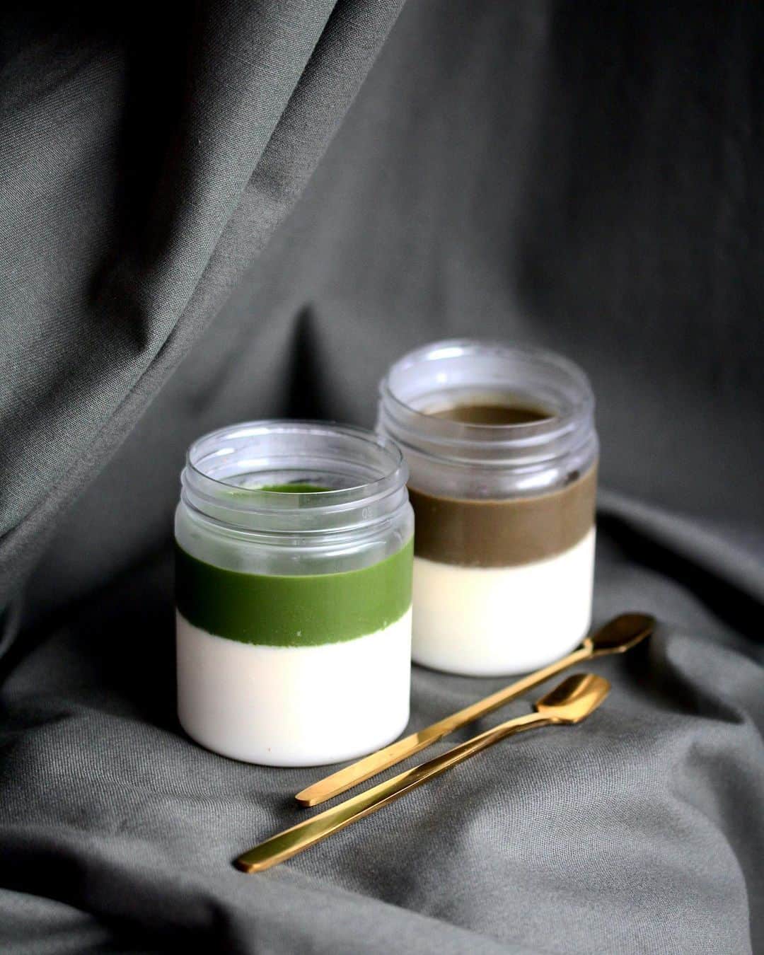 Li Tian の雑貨屋のインスタグラム：「[Orders Open] NEW! Premium Rich Matcha Purin and Houjicha Purin 濃厚抹茶プリンとほうじ茶プリン, a two-layer dessert of vanilla milk pudding and intense matcha/hojicha Creme that’s made with premium ingredients directly sourced from Kyoto 🍵   Preorders now open for the dates below. Limited sets per week! Kindly DM to order. As usual, full payment is required to confirm the order. Thank you!   •Size: 180ml / jar (roughly more than twice a Paris Baguette pudding) •Price: $15 per set of 2 flavors  •Shell Life : 3 days  •Collection Dates:  9th Jan 10am-12noon (sold out)  14th Jan 12noon-2pm (sold out)  16th Jan 10am-12noon (sold out)  23rd Jan 10am-12noon  27th Jan 12pm-2pm  30th Jan 10am-12noon  Upcoming collection dates to be announced on IG story.   •Collection Point: 5min walk from Tiong Bahru MRT (or you may wish to arrange your own delivery)   •Payment mode: Google Pay (Enjoy $3 immediate cashback to your bank account for first-time Google Pay users using my referral code bm5yj2b) OR Paynow/PayLah OR bank transfer   #dairycreamkitchen #singapore #desserts #igersjp #yummy #love #sgfood #foodporn #igsg #ケーキ  #instafood #beautifulcuisines #sgbakes #bonappetit #cafe #cakes #bake #sgcakes #スイーツ #feedfeed #pastry #sgcafe #cake #homebaker #stayhomesg #homebake #抹茶 #matcha #pudding #hojicha」
