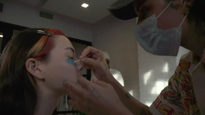 Halseyのインスタグラム：「about-face was a baby of my own conception. And it’s special to me cause I’m not just the face of some company, I’m the Creator, the Head Makeup Artist, and I hand selected every detail along the way 🤍 @aboutfacebeauty   vid by @markshami」