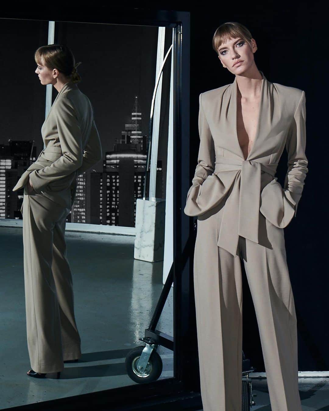 ホルストンのインスタグラム：「Suit up – tap to shop.」