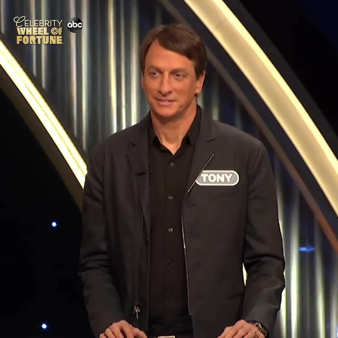 アメリカン・ブロードキャスティング・カンパニーのインスタグラム：「Legendary skateboarder @tonyhawk is HERE on #CelebrityWheelOfFortune! Watch him spin the wheel during the series premiere this Thursday at 8|7c on ABC 💫」
