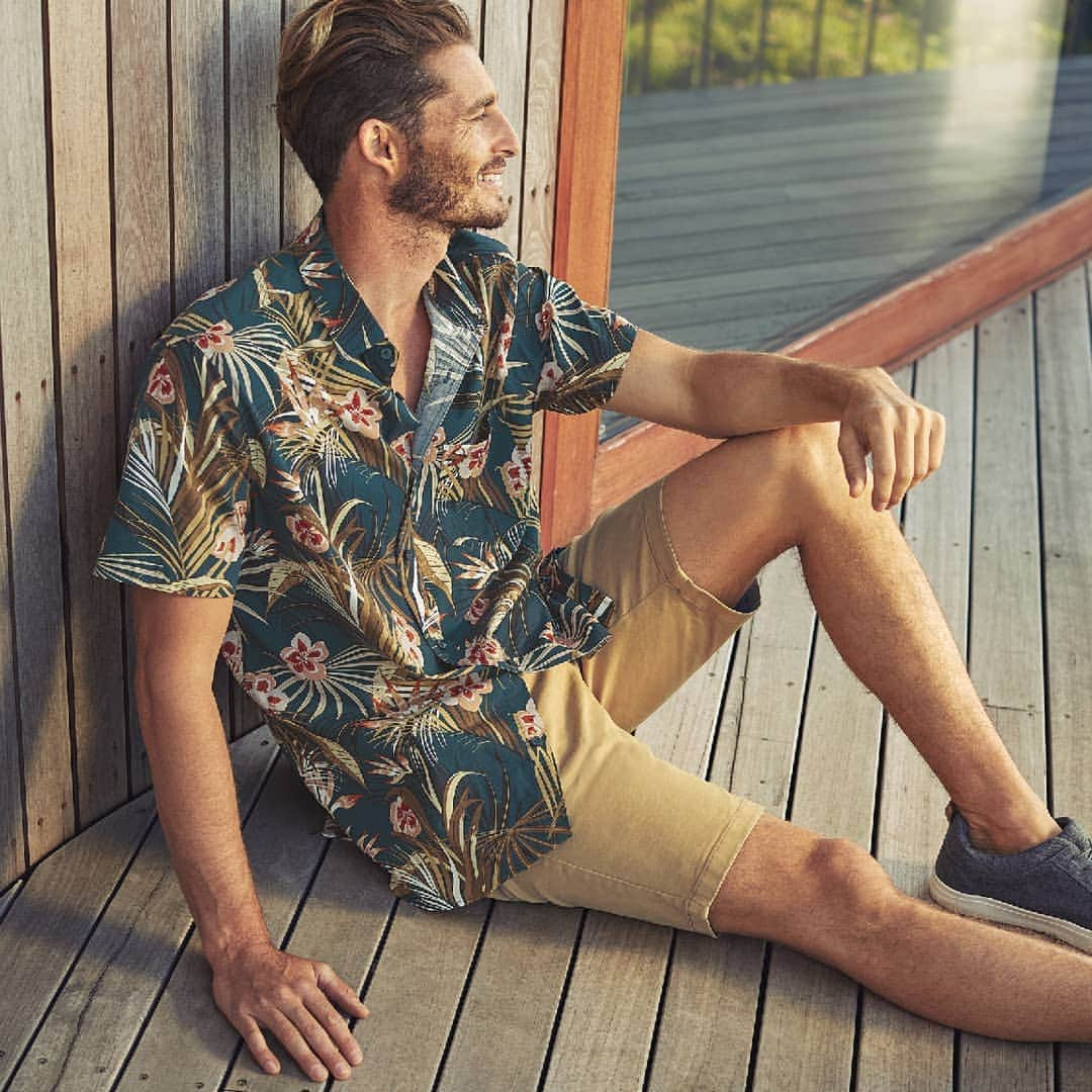 Target Australiaさんのインスタグラム写真 - (Target AustraliaInstagram)「Hit the tropics in the bold palm print shirt  🎯♥️ #targetaus #targetausmen」1月5日 7時05分 - targetaus