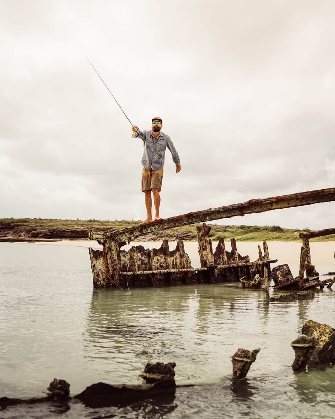 Costa Sunglassesのインスタグラム：「Oliver White getting a little elevation in the remote Wessel Islands of Australia. 📷: @ngkelley #SeeWhatsOutThere #BornOnTheWater」