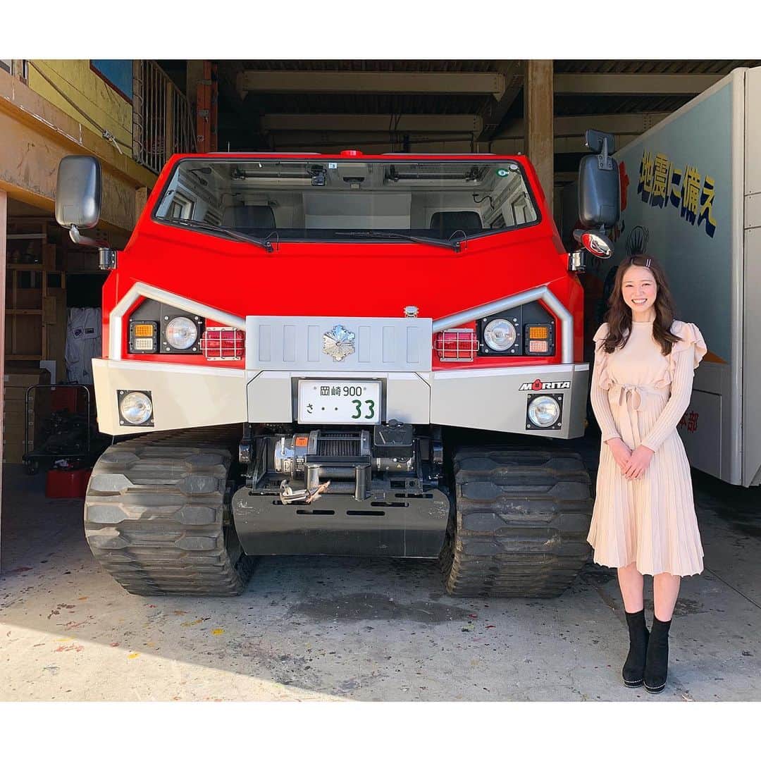 橘香恋のインスタグラム：「スワイプお願いします🙇🏻‍♀️﻿ ﻿ おはようございます❤︎﻿ ﻿ 前回の投稿に﻿ イイネとコメントありがとうございます☺﻿ ﻿ ﻿今日は岡崎市役所に新年のご挨拶へ✨ ﻿ ﻿その際にレッドサラマンダーと一緒に お写真を撮らせて頂きました🚒 ﻿ ﻿本当に最近 マスコットキャラクター「レッサーくん」 が誕生し、レッサーくんの仮面と共に お写真を撮らせて頂きました🙇🏻‍♀️  お忙しい中ありがとうございました🥰」