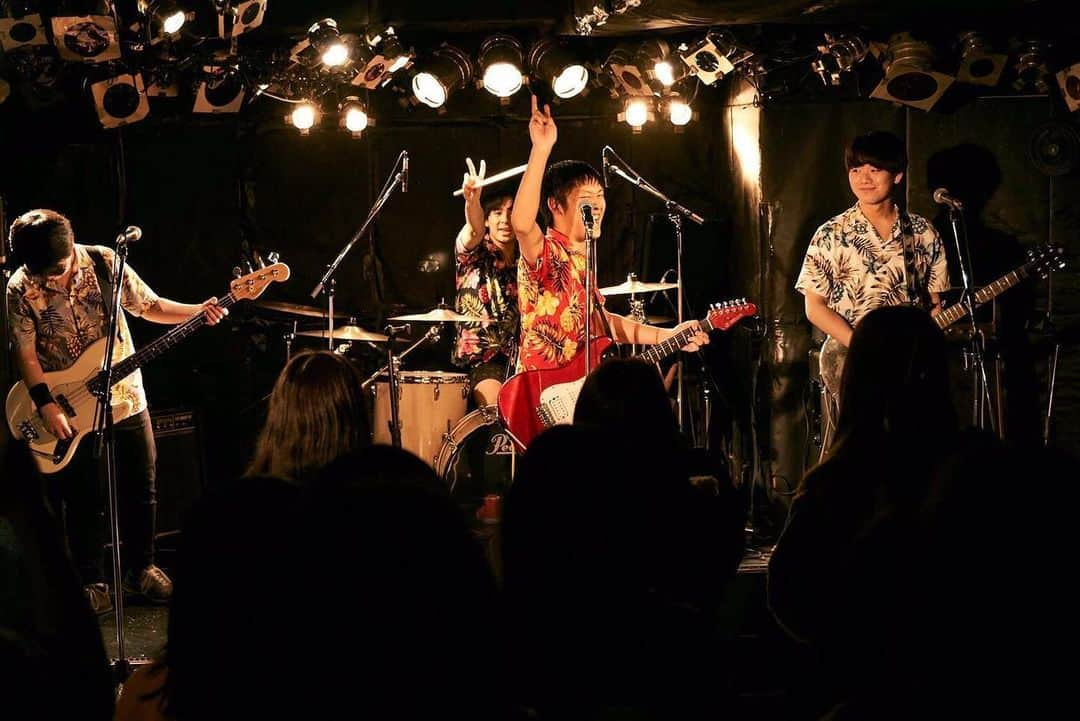 南無阿部陀仏のインスタグラム：「2021/1/4(月)新宿Marble 「COME BACK TO LIVEHOUSE」 新年初ライブ💥  セットリスト 1.ソレイユ 2.青春 3.ACP 4.ONELIFE 5.愛別離苦 6.ロマンチックな恋がしてぇ 7.卒業の日 8.Precious 9.若者よ、耳を貸せ 10.ミサンガ #ライブ #バンド #南無阿部陀仏 #新宿marble #楽しい #プチワンマン」