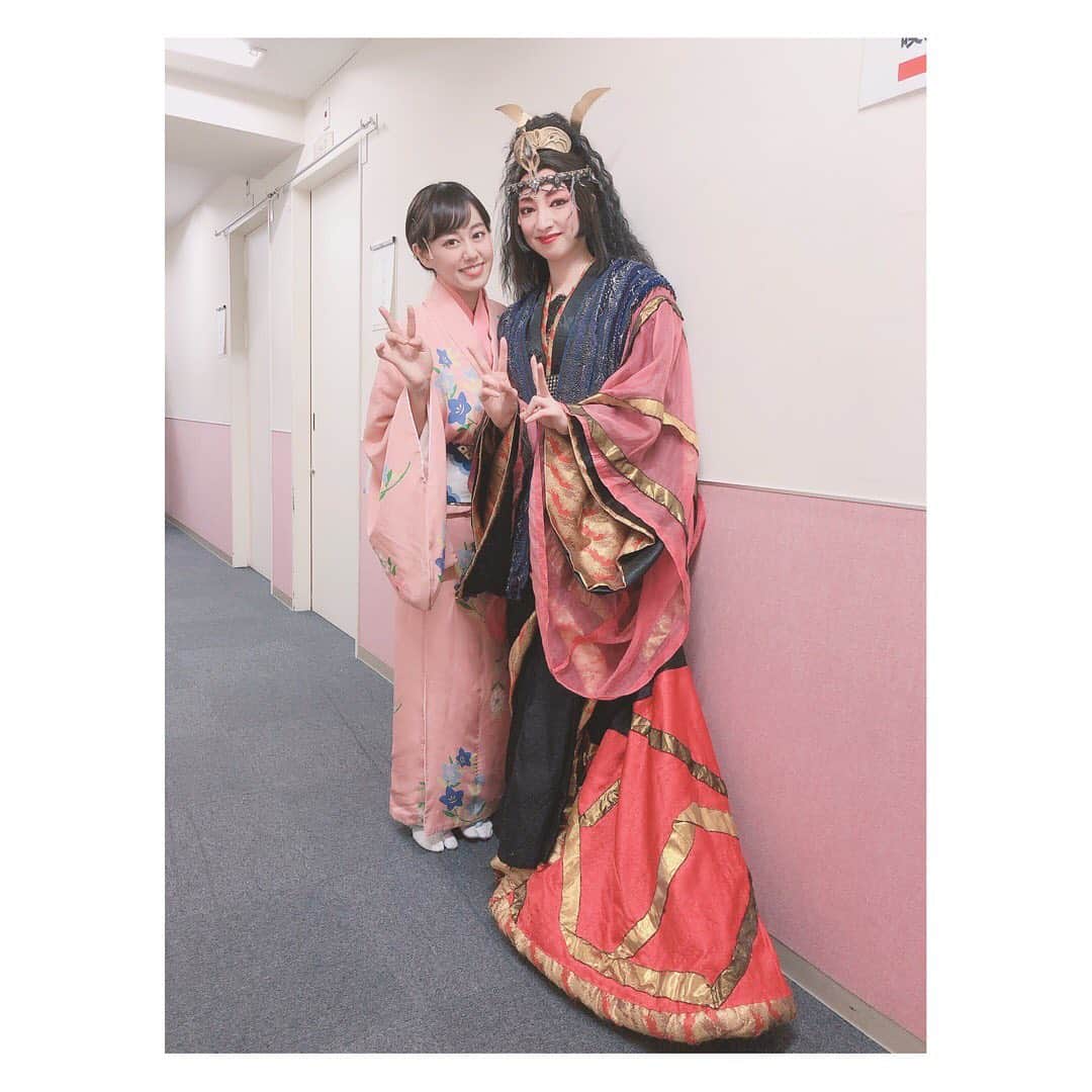 白羽ゆりのインスタグラム：「お知らせ  BS日テレ開局20年スペシャル番組 「舞台里見八犬伝」  1月8日(金)18時〜21時オンエア  2019年に出演した里見八犬伝が放送されます。伏姫と玉梓。悩んでもがいた２役でしたが、千秋楽を迎えた時は達成感でいっぱいでした。ぜひ色んな方に観て欲しいです。  写真は浜路役のかれんちゃん。 懐かしいなぁ✨」