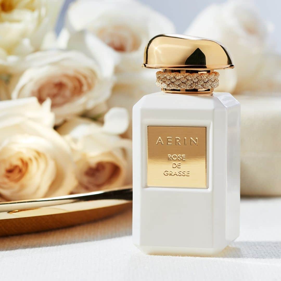エスティローダーのインスタグラム：「@aerin’s Rose De Grasse transports you to a garden of roses – an indulgence worth taking to upgrade your vanity for the season. A sensational celebration of the rose at its finest, tap to shop now. #AERINBeauty」