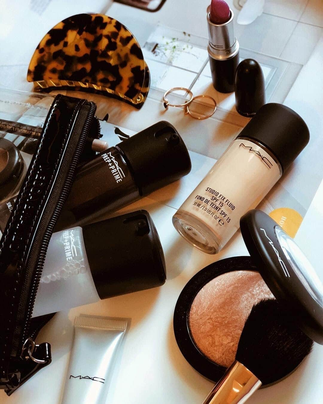 M·A·C Cosmetics UK & Irelandさんのインスタグラム写真 - (M·A·C Cosmetics UK & IrelandInstagram)「Back to work ESSENTIALS👌⁠ Ready to put our cameras ON.⁠ ⁠ Regram @centaine_mclean⁠ #MACCosmeticsUK #MACCosmetics #MACFoundation #MACFixPlus #MACMineralizeSkinfinish⁠ #MACLipstick  #MACPrepAndPrime」1月4日 23時01分 - maccosmeticsuk