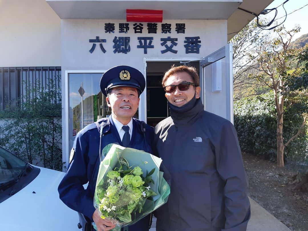 光石研のインスタグラム：「『教場Ⅱ』の中江監督と。この組には、愛しか感じない✌️ありがとうございました✌️ 【by 光石】」
