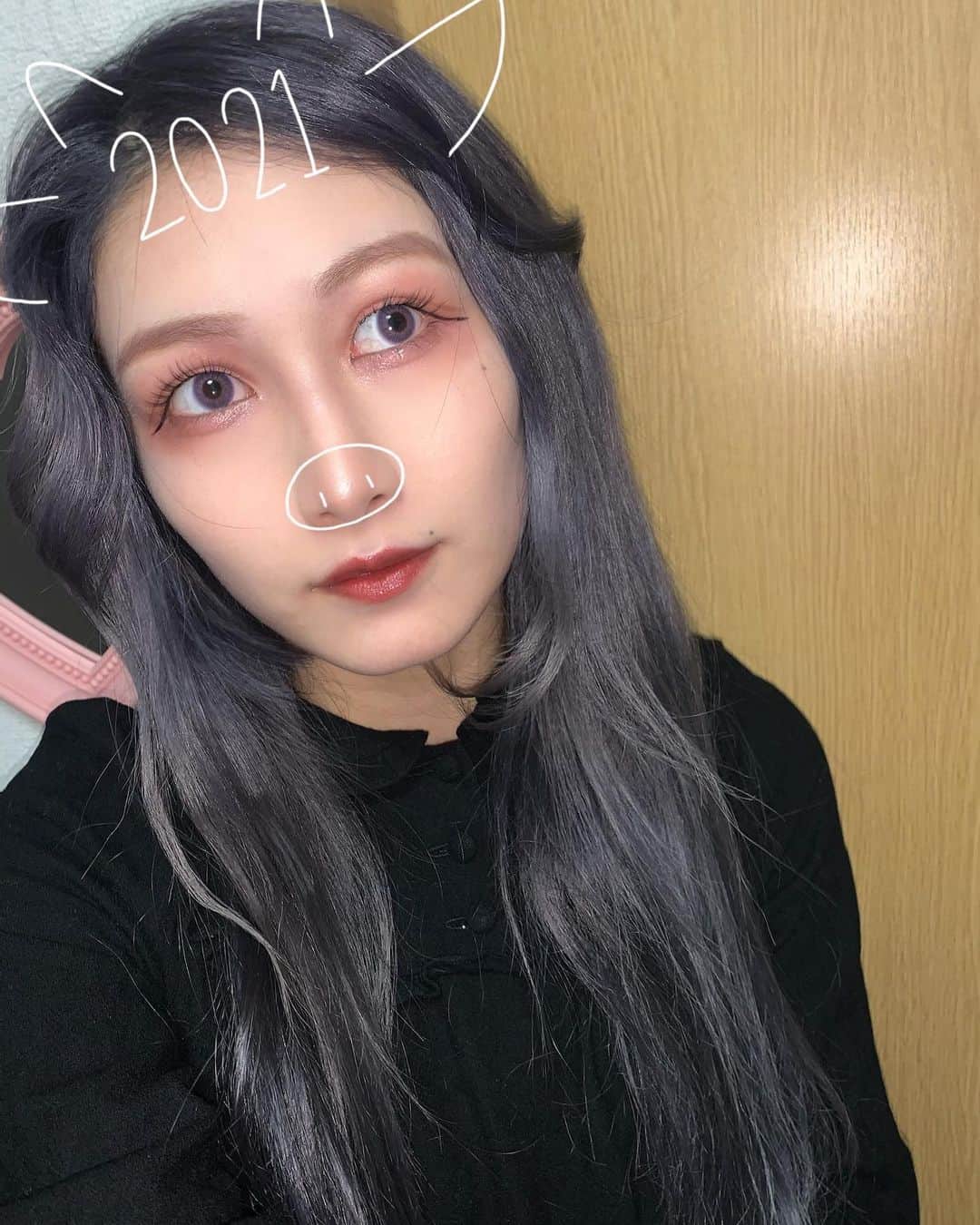 仮眠玲菜のインスタグラム：「改めまして、あけましておめでとうございます🎍🤍  Instagramの皆さん 投稿やストーリー見て下さっていてありがとうございます😌👐🏻  今年は昨年の倍！更新率高くするぞの意です💪🏻 2021年 よろしくお願い致します！ 実は #年女 なので最強説 🐄🐄🐄」