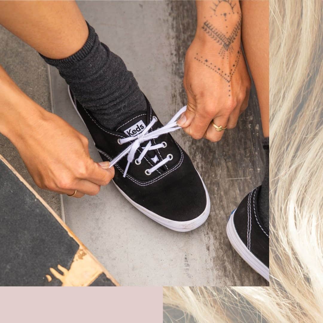 Kedsのインスタグラム：「Lacing up for the first Monday of the year. Let's do this.」