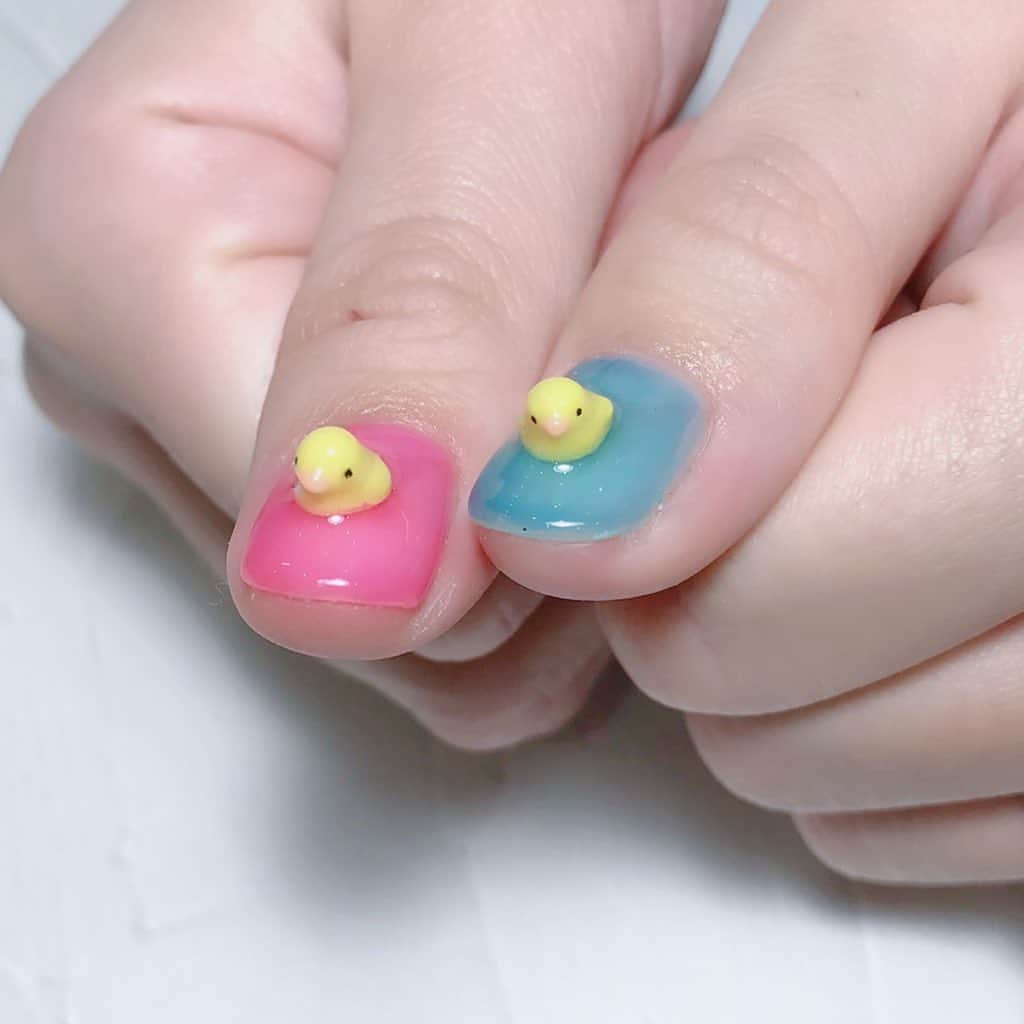 なかやまちえこのインスタグラム：「ひよこちゃん♨️⠀ ⠀ #nail #nails #nailart #ネイル #美甲 #ネイルアート  #japanesenailart #manucure #japanesenails #manicurist #gelnails #أظافر #네일아트 #미용 #vẽmóng #温泉ネイル @dreamy_canon」