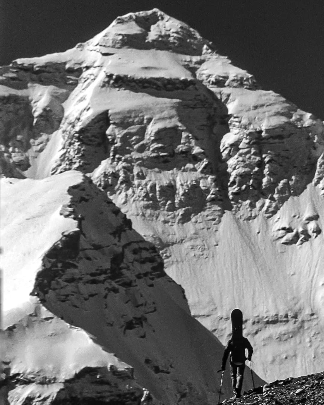 ジミー・チンさんのインスタグラム写真 - (ジミー・チンInstagram)「@stephen_koch approaching the north face of Everest.  ⁣ Everest North Face, 2003」1月4日 23時45分 - jimmychin