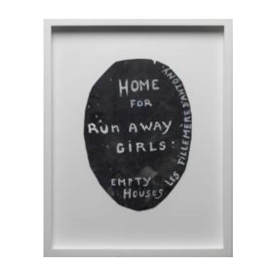 ローラ・ベイリーさんのインスタグラム写真 - (ローラ・ベイリーInstagram)「Home for Runaway Girls  1994  ‘..I was in effect a runaway girl. I was a runaway girl who turned out alright.’  Louise Bourgeois 🤍 @tate」1月4日 23時48分 - laurabaileylondon