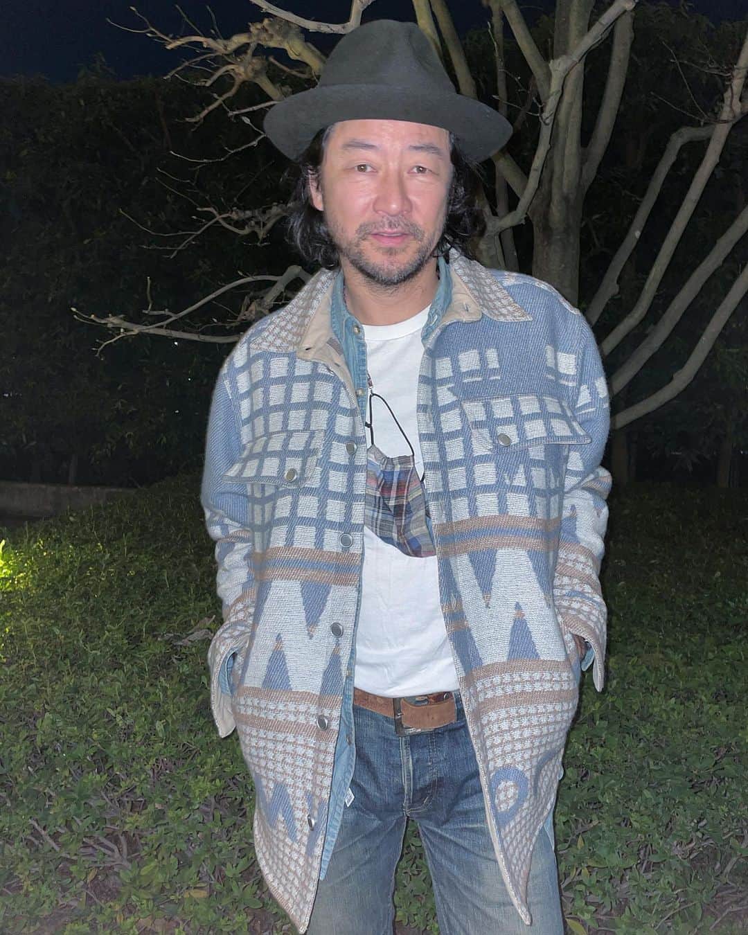 浅野忠信のインスタグラム：「#tomwood のジャケット最高です！ あたたかい！」