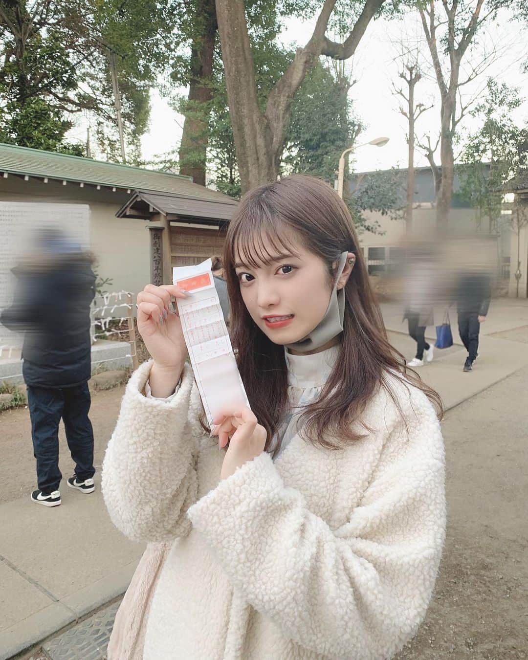 森みはるさんのインスタグラム写真 - (森みはるInstagram)「おみくじ大吉でした🥲💓 本年も驕り高ぶらず、一生懸命お仕事頑張ります！！！！！！！ おみくじの内容ってのせていいのかわからんからぼかしといた〜〜」1月5日 0時06分 - miharu_mori