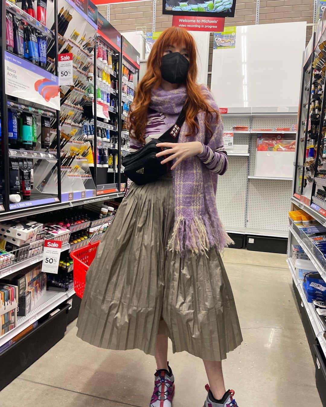ジェーン・アルドリッジのインスタグラム：「Late night Michael’s run yesterday. I bought two of these Adidas rip stop nylon skirts and I’ve been ~living~ in them 24/7 ever since. I got a pink one too and wore it on Christmas with a big petticoat underneath. The purple stole I’m wearing here is part of a set I got from @vintagemartini, and I’m 90% sure this purple zebra Givenchy Sport sweater is from @feathersboutiquevintage」