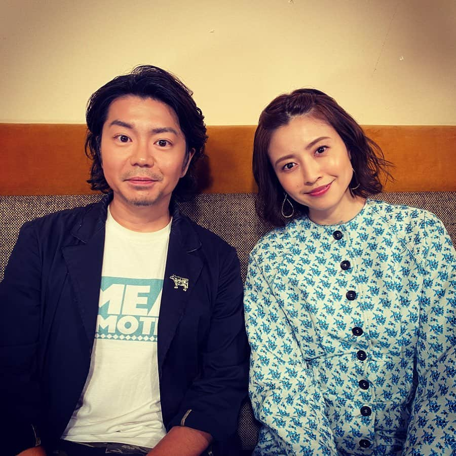 田辺晋太郎さんのインスタグラム写真 - (田辺晋太郎Instagram)「【本日1月5日スタート！BS朝日「美女と焼肉」レギュラー出演いたします！】  というわけで昨年末にスペシャル番組で放送した「#美女と焼肉」がレギュラー番組として本日1月5日 22時30分からスタートいたします！！  第一回目のゲスト美女はご存知 #片瀬那奈 さん(*´∀｀)  私もスペシャルに続いて登場いたします。 今後はマンスリーレギュラーみたいな感じで出演いたしますのでぜひよろしくお願いいたします。  片瀬那奈さんは本気で音楽がお好きな方で、一応自分も #音楽家 という事もあり話がはずみましたが、オンエアでは一切それ系の話題はしてないのが残念ww  #広尾 にある大好きな #焼肉屋 さんの #お肉屋けいすけ三男坊 にて収録出来たのでとても嬉しかったです！  #高森和牛 や #都萬牛 は塊でやくと美味しいなーと再認識しました＼(^o^)／	  是非番組をご覧いただきお店にも足を運んでいただけると幸いです!  #肉マイスター #田辺晋太郎 #肉 #instafood #foodstagram #foodporn #foodphotography #foodie #foodpics #foodlover #foodies #foodblogger #meat #meatrip #meatlover  #焼肉 #和牛」1月5日 0時19分 - meat_meister_tanabe_shintaro