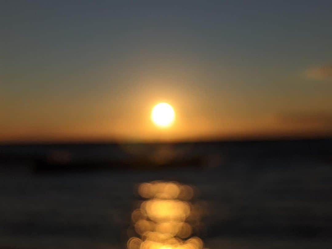 鈴木淳子さんのインスタグラム写真 - (鈴木淳子Instagram)「I feel I’m so lucky this year ✨🗻🇯🇵 2日から幸運に恵まれまして🙏🏻 . . #sunset #pixelで撮影  #teampixel #mountfuji  #富士山　#葉山」1月5日 0時37分 - junkosuzuki