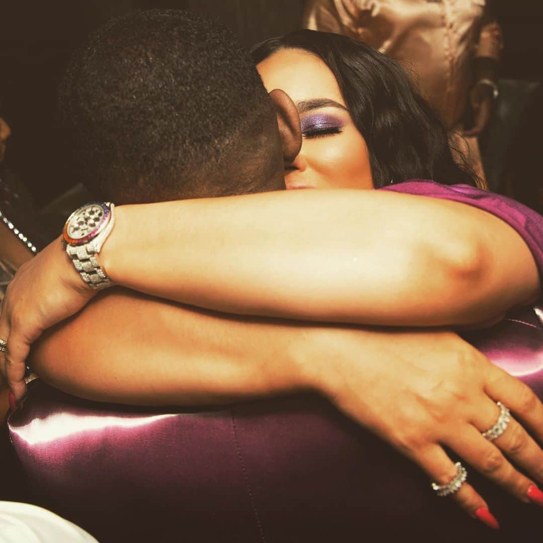 ファボラスのインスタグラム：「I know the cool of this generation is being savage & not giving a fuck.. And all the rap songs say money over everything & everybody is sleeping wit somebody else’s man or woman.. But fa real.. having a partner to love, share life with, raise a family together with, & make each other better is real GOALS. That’s the real COOL. That’s really WINNING!! Love You @emilyb_ 💜  #TwentyTwentyWon」
