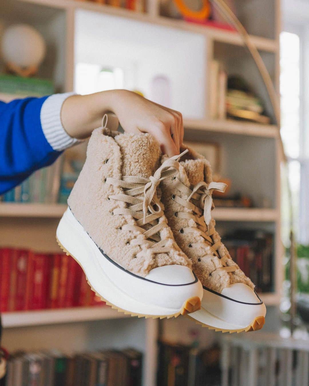 Macy'sのインスタグラム：「Who says cozy can’t also mean fashionable?」