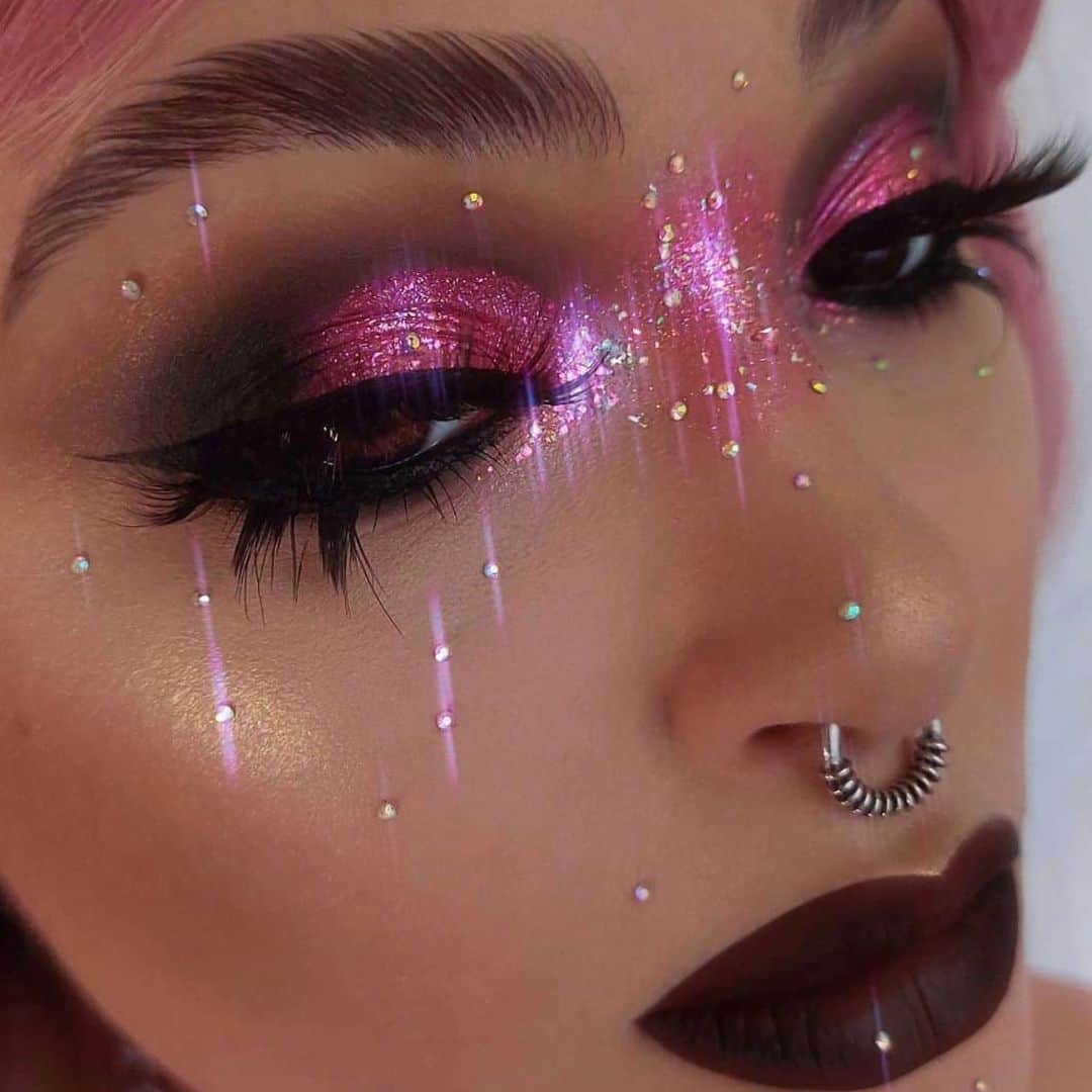 Jeffree Star Cosmeticsさんのインスタグラム写真 - (Jeffree Star CosmeticsInstagram)「@beauty_mish created this glowing look using our Cremated palette, Mini Breaker palette & #velourliquidlipstick in the shade Diva 💕 #jeffreestarcosmetics」1月5日 1時13分 - jeffreestarcosmetics