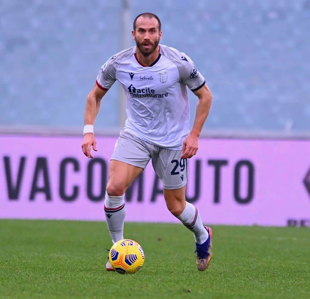 ロレンツォ・デ・シルヴェストリさんのインスタグラム写真 - (ロレンツォ・デ・シルヴェストリInstagram)「Clean Sheet. 💪🏻⚽️🏃‍♂️ #FiorentinaBologna  Photos by super @carlobressanphotographer」1月5日 1時44分 - lollodesi