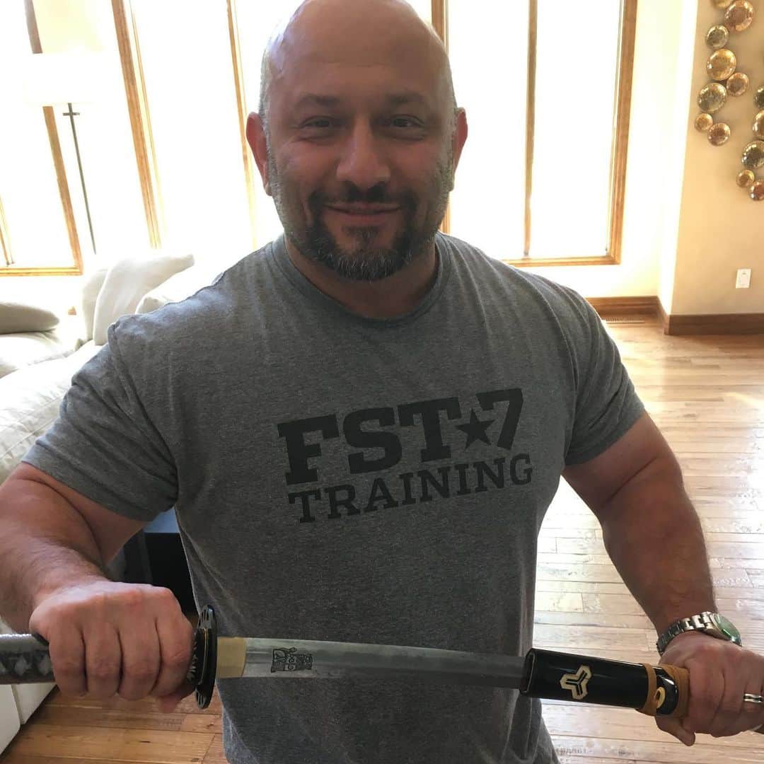 Phil Heathのインスタグラム：「Huge Happy Birthday Shout Out to my Brother @hanyrambod!!!! Hany has definitely earned a ton of accolades as a coach for winning in just about every category in our sport at the Olympia, but what I admire the most is his dedication to his friends and family. He's easily one of the most selfless individuals I have met and although he and I fight like brothers, we are family and I'm thankful to have that relationship! May you spend your birthday with your wonderful family, filled with love, appreciation and of course great food. I'll be pouring up a nice glass of old man scotch (which you got me hooked on) to FaceTime you later with.   Another trip around the sun my Brother, filled with endless possibilities and opportunities which I pray the universe provides for you and your family to capitalize on.   Everyone, please wish Hany-Joon a Happy Birthday. Oh and tell him next time he decides to hold my Hatori Hanzo Sword to not try and cut paper with it as he almost took off his entire damn hand lol.   Love ya Bro!」
