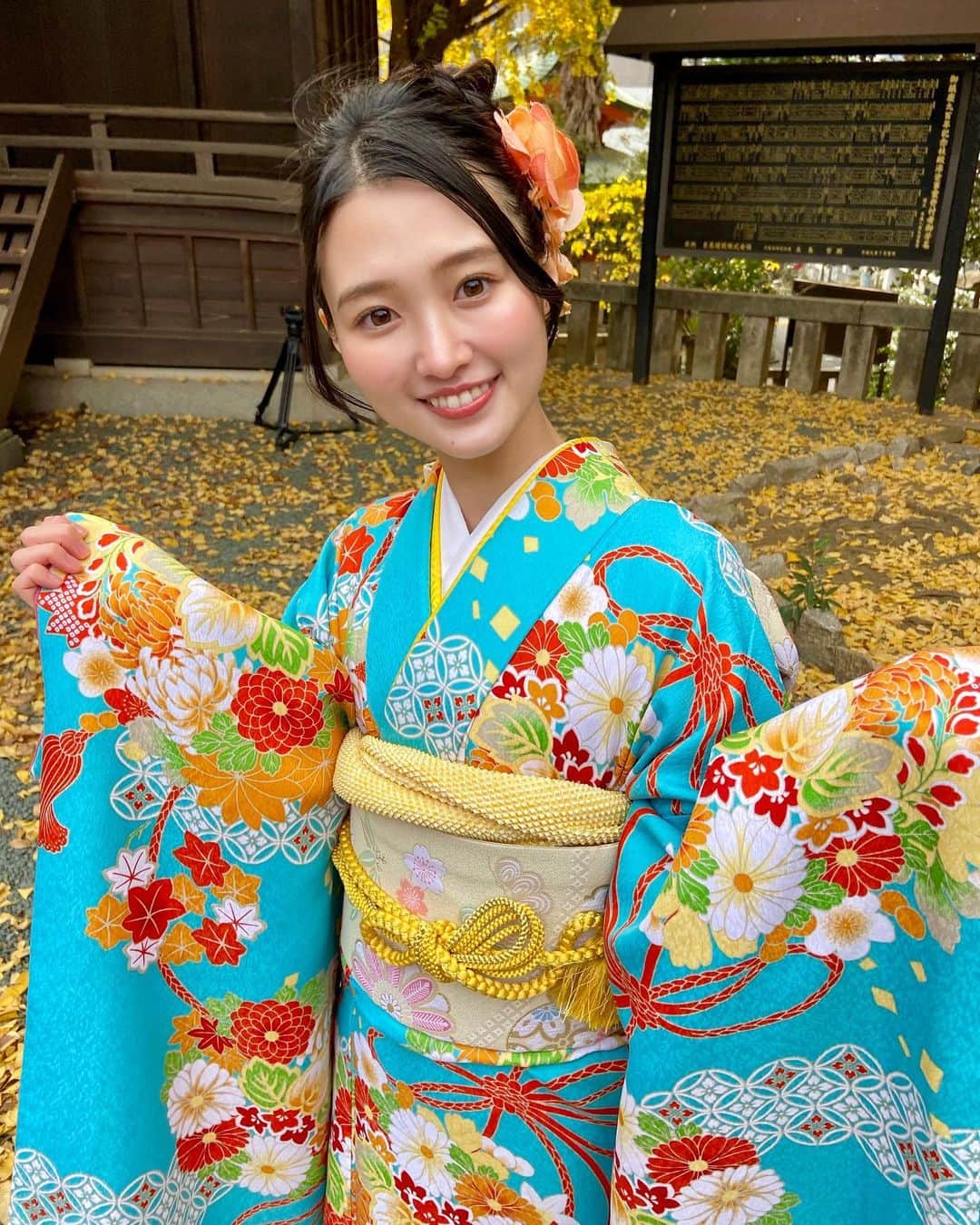 前川歌音のインスタグラム：「まだお正月モードですね〜 今日放送の青春高校で公開された ＂可愛い一言GP お正月あけおめ編 前川歌音『ギュってして』"のフルバージョンがYouTubeの青春高校アカウントにて見ることができます！  恥ずかしいけど、フランクフルトとアメリカンドッグ食べれたから頑張りました🍗  #青春高校3年C組」