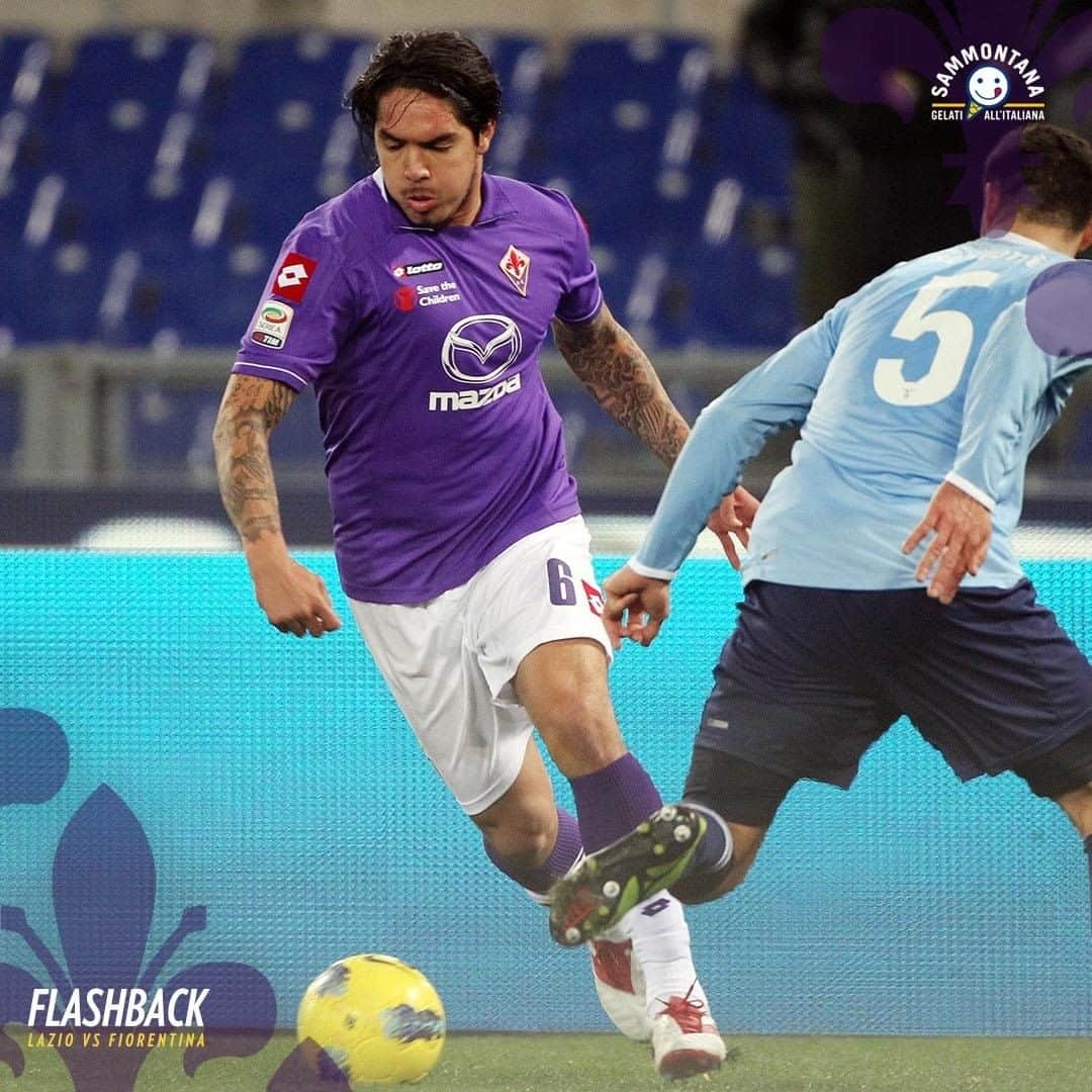 ACFフィオレンティーナさんのインスタグラム写真 - (ACFフィオレンティーナInstagram)「FLASHBACK  🎞️   🆚 Lazio 📅 2012 ⚜️ Vargas    Powered by @gelatisammontana 🍦  #ForzaViola 💜 #Fiorentina」1月5日 2時00分 - acffiorentina