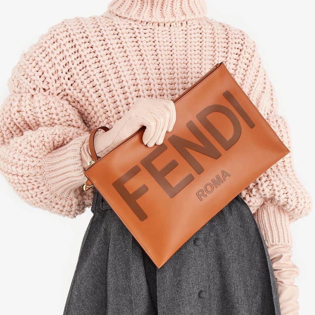 Fendiさんのインスタグラム写真 - (FendiInstagram)「Find a balance between sophistication and practicality with the #FendiFW20 pieces. Tap the link in bio to shop at Fendi.com.」1月5日 2時12分 - fendi
