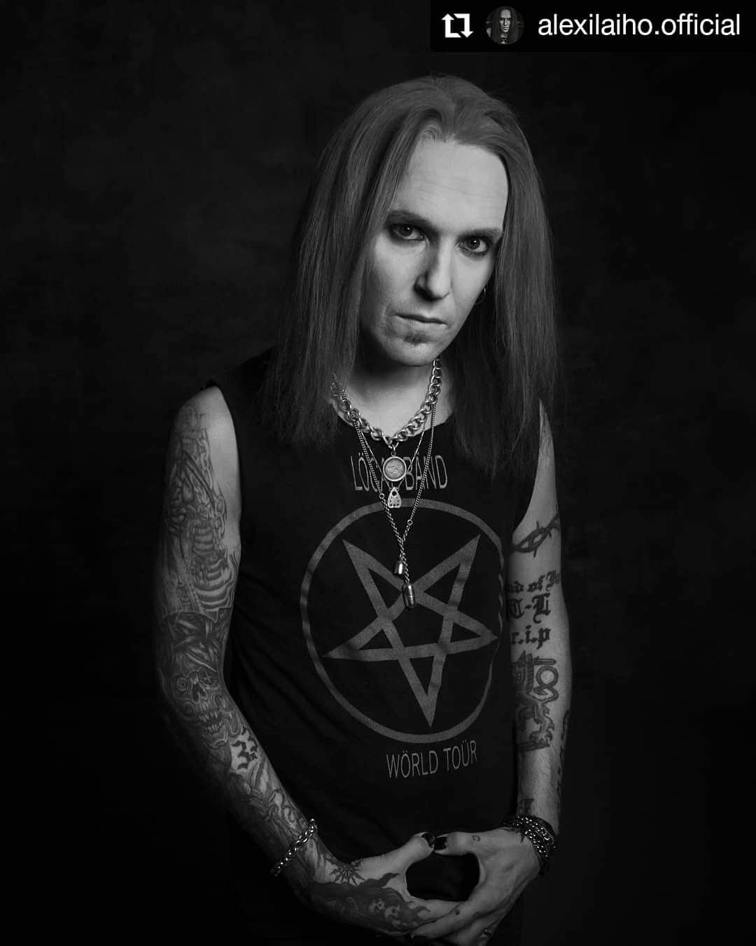 ハーマン・リさんのインスタグラム写真 - (ハーマン・リInstagram)「Rest in Peace Alexi Laiho. Alexi has been an incredible gift to the metal world with his amazing talent and monster guitar playing. I've always regarded Alexi as one of the best metal guitarists of this generation, together with his exciting approach and attitude. He had an original style and a special presence unlike anyone out there. This is another huge lose to the music and guitar world.  Hatebreeder is one of my favourite metal albums, and he demonstrated his out of this world guitar skill since early in his career.   Which are favourite Alexi Laiho work?  #alexilaiho #rip #childrenofbodom」1月5日 2時19分 - hermanli