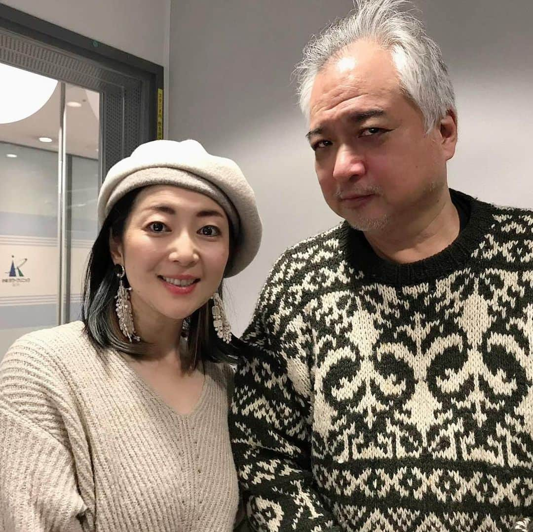 江藤あやさんのインスタグラム写真 - (江藤あやInstagram)「かわさきFM『岡村洋一のシネマストリート』にお邪魔させていただきました。  岡村さんとは、3年ほど前にスペイン映画の撮影でご一緒させていただき、先日、沖正人監督の『ある役者達の風景』の撮影で再会したのです。  「今度ラジオに遊びに来てくださいよ」とおっしゃってましたが、本当に呼んでくださるとは！ ミニアルバム『彩〜irodori〜』も紹介してくださり、私の出演する2/5公開予定の清水崇監督の『樹海村』の宣伝もさせていただきました。 ありがとうございました！！  ゲストに上西雄大さんもいらっしゃっていて、『ひとくず』のお話も聞けました。早く観たいです！  上手く話せたかは置いといて、とても楽しい時間でした。今年は良い年になりそうです。  #岡村洋一のシネマストリート #かわさきfm  #ひとくず  #上西雄大  さん #樹海村」1月5日 2時32分 - ayayakko19