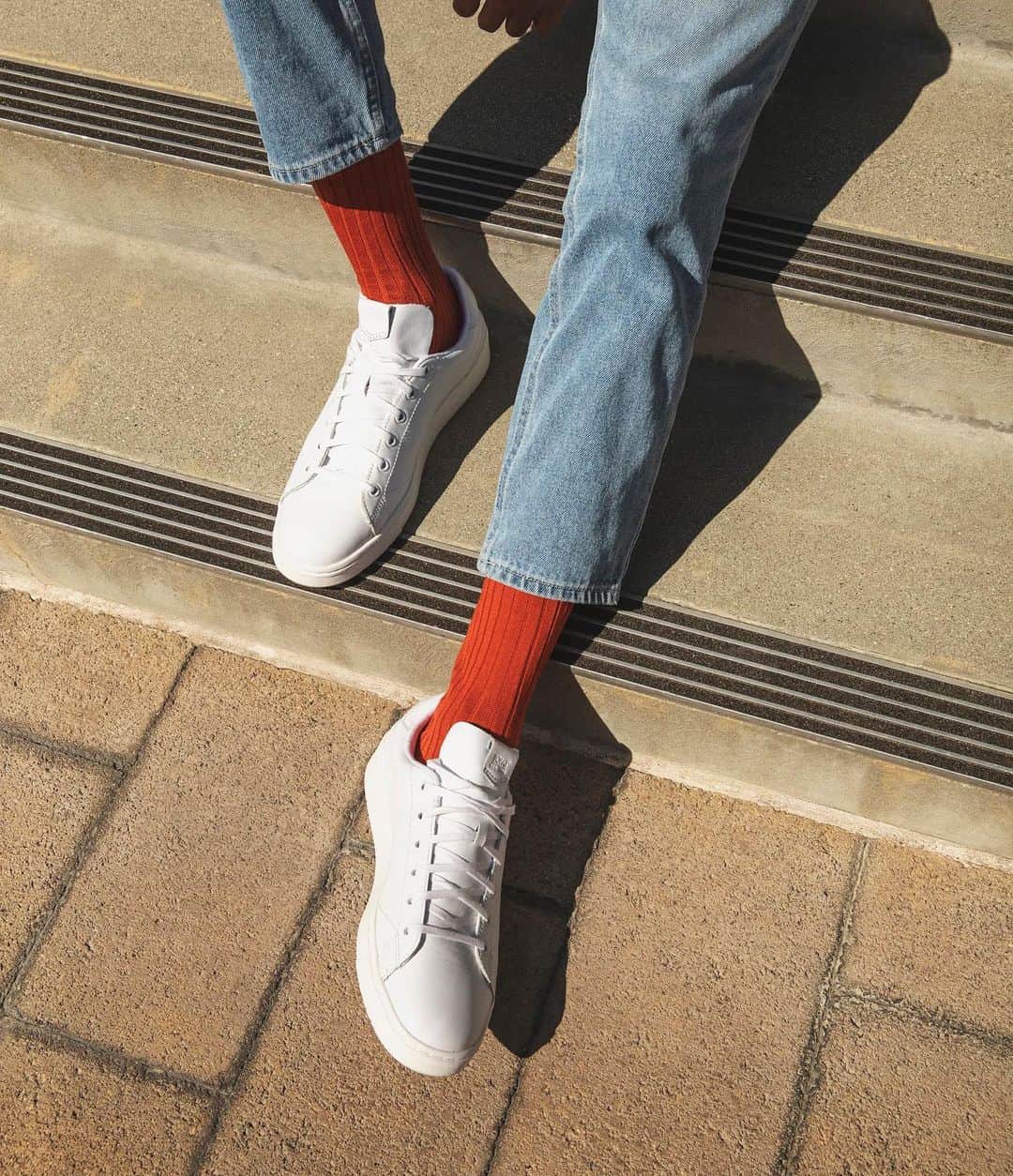 トムズシューズのインスタグラム：「Get that new sneaker feeling.   The Carlson sneaker in leather. For every $3 we make, we’ll give $1 to organizations building strong, connected communities.」