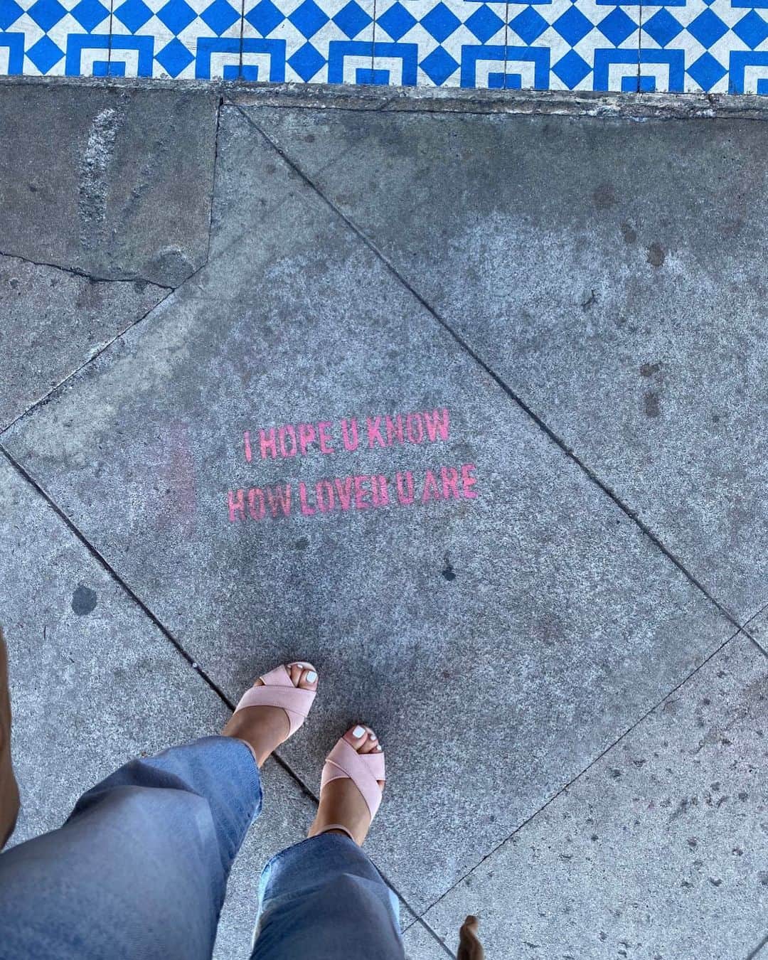 のインスタグラム：「Love letters between strangers」