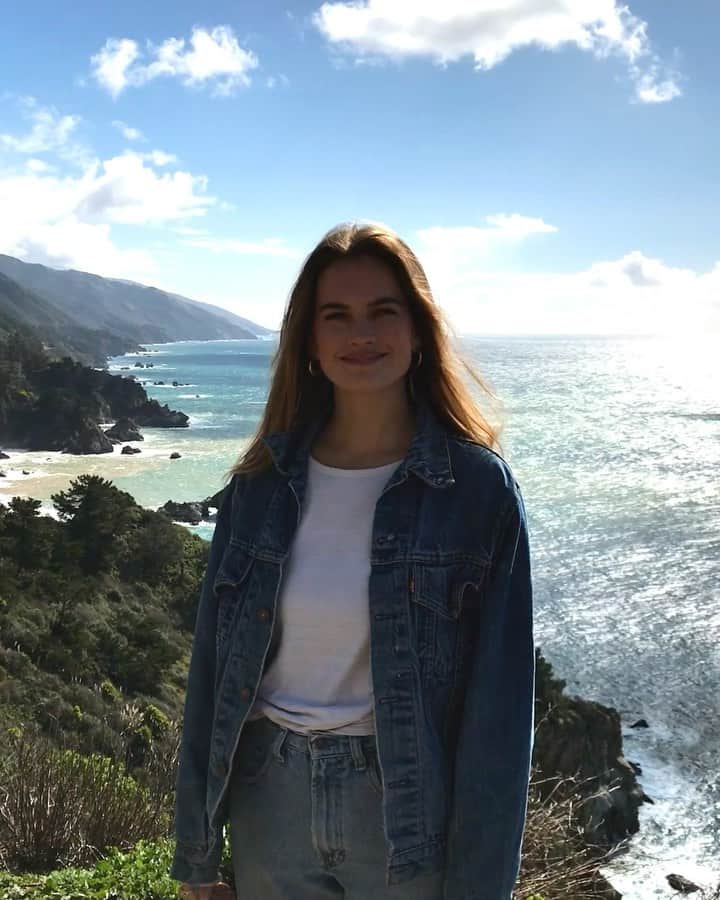 ストーミ・ヘンレイのインスタグラム：「Me, “Can you take a two second video of me in front of this pretty view?” Reid, this...」