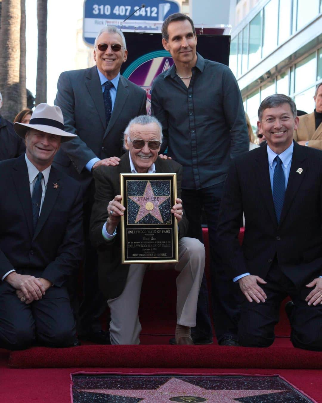 スタン・リーさんのインスタグラム写真 - (スタン・リーInstagram)「10 years ago today, Stan received the 2,428th Star on the Hollywood Walk of Fame. The category? Motion pictures. It's astonishing to think how far his contributions to the movie world - through the characters and stories he co-created and his celebrated cameos - have come since a decade ago!  Have you visited his Star at 7072 Hollywood Boulevard? #StanLee」1月5日 4時28分 - therealstanlee