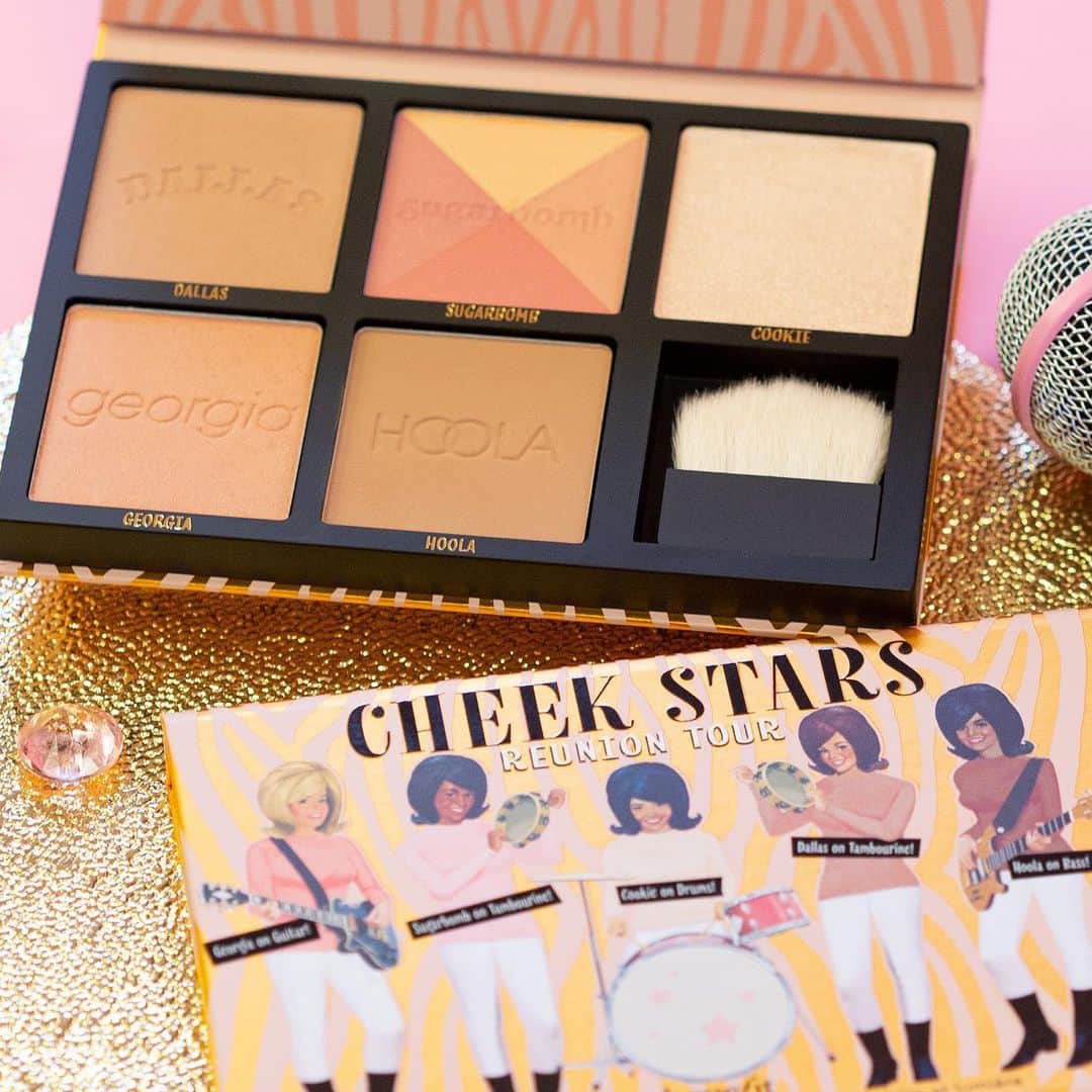 Benefit Cosmeticsさんのインスタグラム写真 - (Benefit CosmeticsInstagram)「Cheek out this DEAL! 🎉 Our #cheekstars blush, bronze and highlight palette is available for $36 (40% OFF) through 1/16 at @ultabeauty! #benefit」1月5日 4時39分 - benefitcosmetics