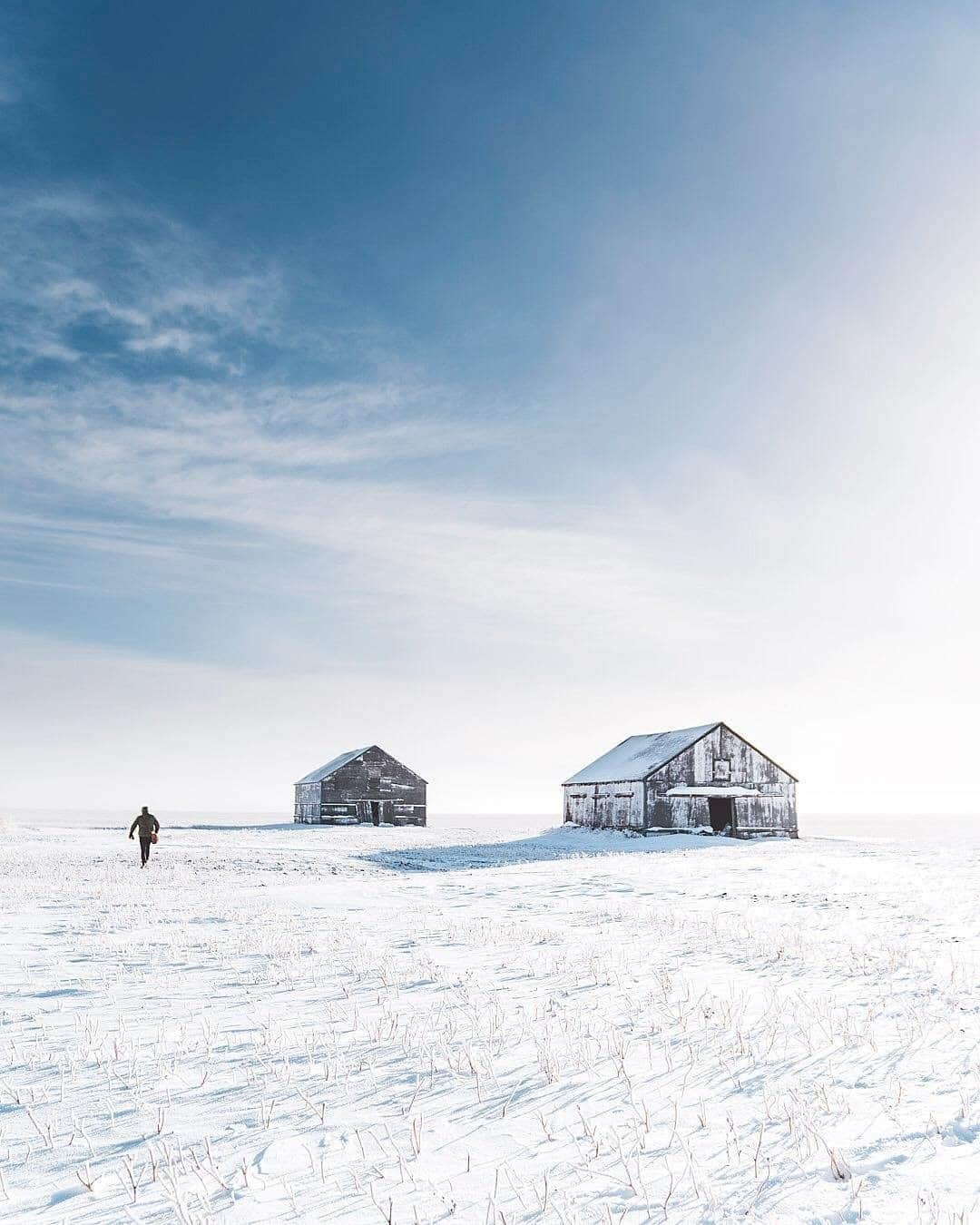 Explore Canadaのインスタグラム：「The coldest days make for the most beautiful scenery. Where's your favourite winter landscape in Canada? 🧊⁠ #ExploreCanada #CanadaNice ⁠ 📷: @herry.with.an.e⁠ 📍: @tourismsask⁠ ⁠ #ExploreSask」
