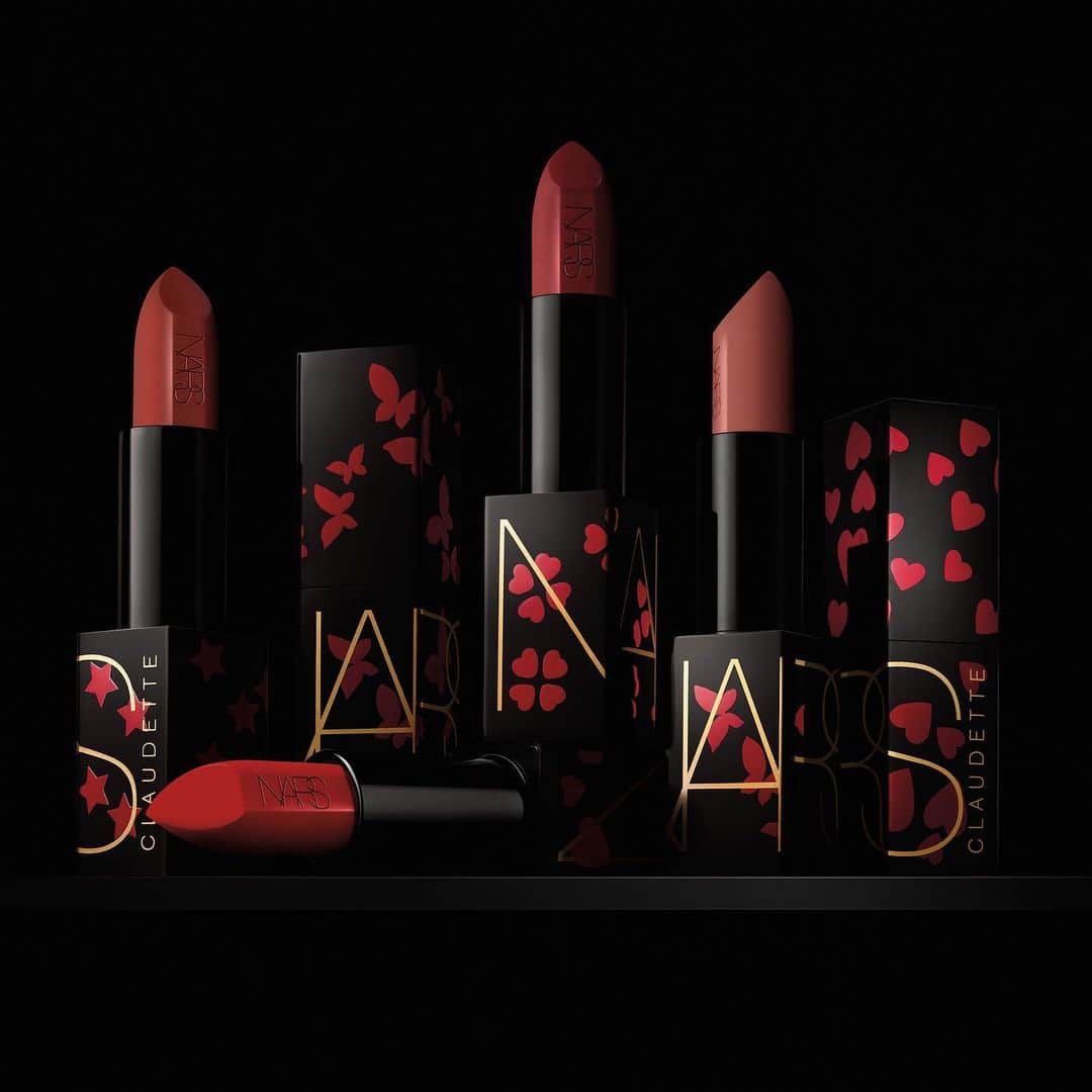 NARSさんのインスタグラム写真 - (NARSInstagram)「A muse, bouche. Four new shades of luxuriously satin Audacious Lipstick, named for the most inspiring women in François’ life: his mother, Claudette Augustine; and grandmothers, Léa and Ginette.」1月5日 4時46分 - narsissist