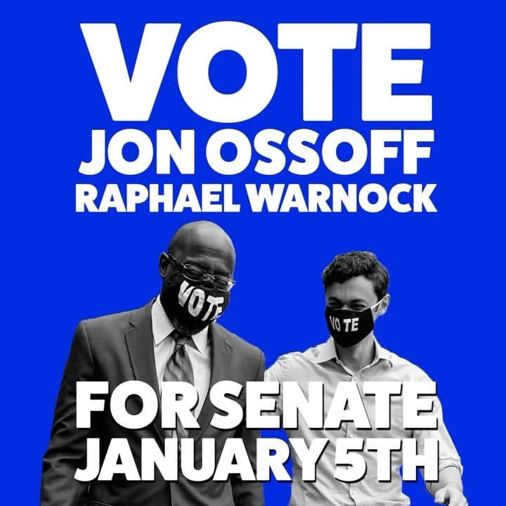 カーラ・デルヴィーニュのインスタグラム：「Georgia it's all in your hands!!! We need you to Move Mitch Out The Way by electing @raphaelwarnock and @jonossoff to the US Senate on Jan 5th.  The world is watching.  You got this!  #MoveMitch #VoteOssoff #VoteWarnock 🍑」